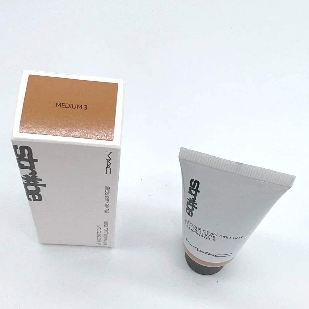 MAC Strobe Dewy Skin Tint Hydrating Luminous Tinted Moisturizer Medium 3 1oz NEW